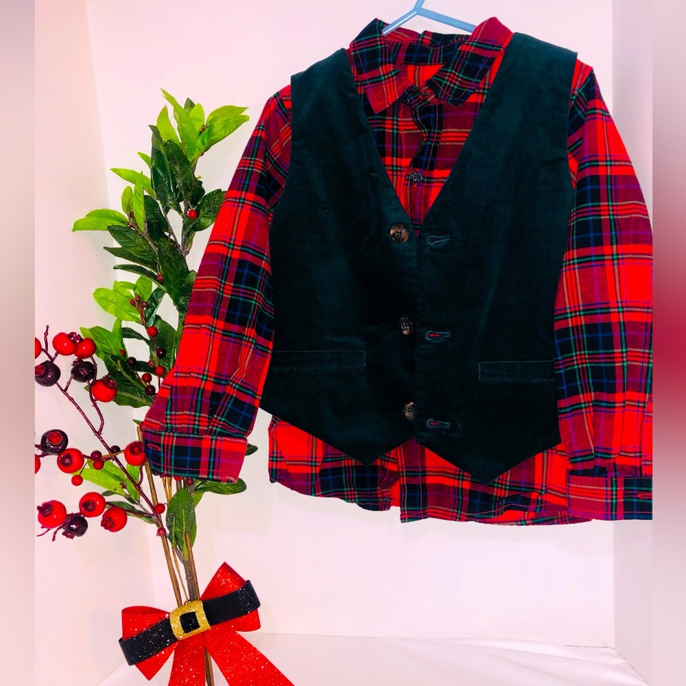 Very cool 😎 boys shirt with matching green vest.